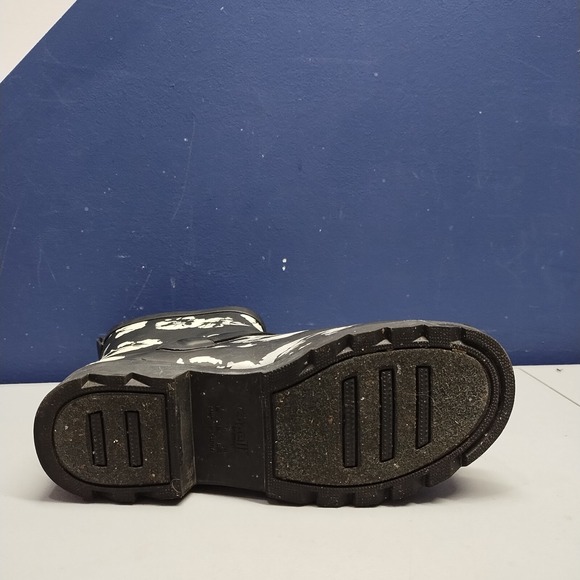 Capelli New York Glossy Rain Boots Womens US 7 Black White Floral Ankle Pull On - Picture 6 of 12